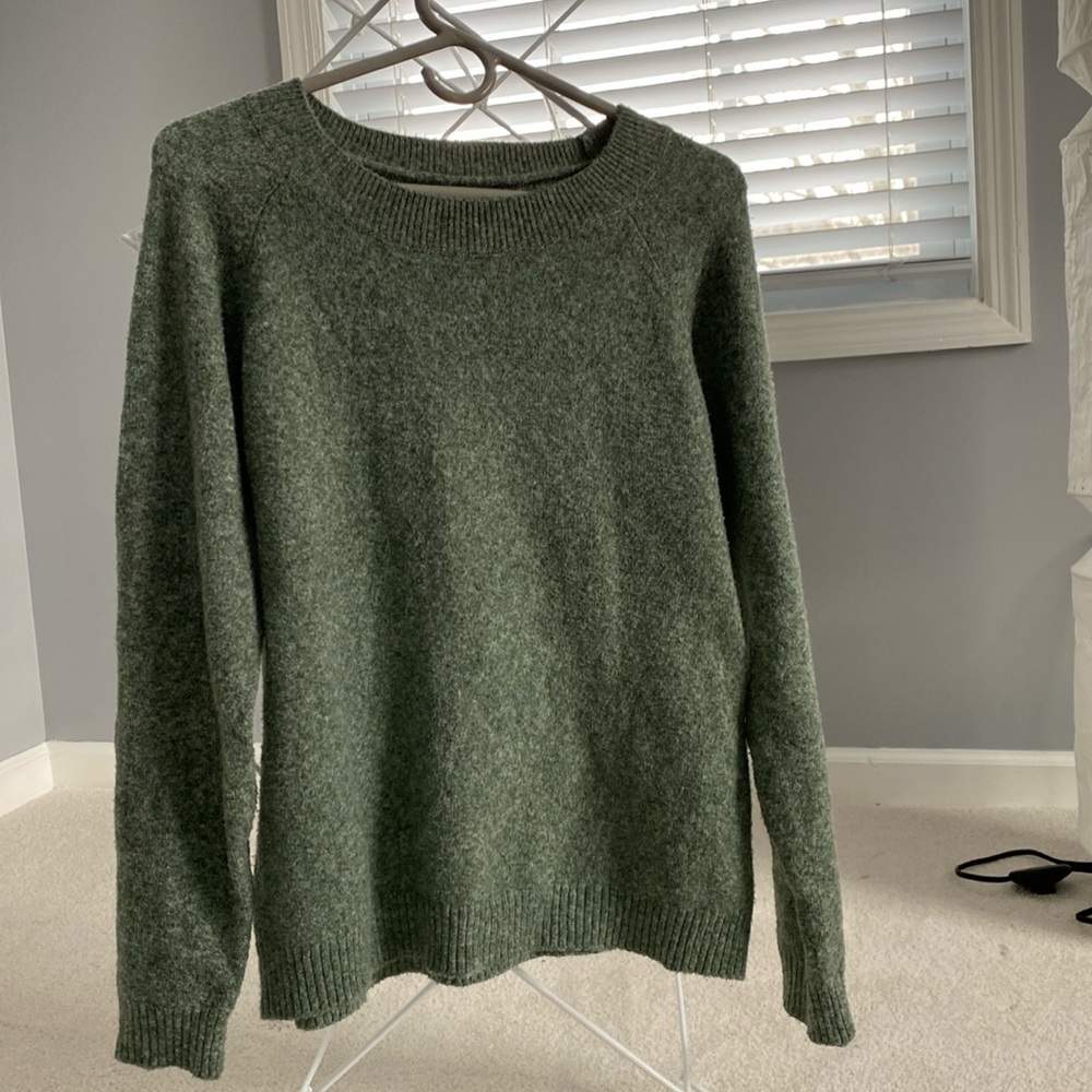 Swedish fitted sweater. Size large. Great condition.